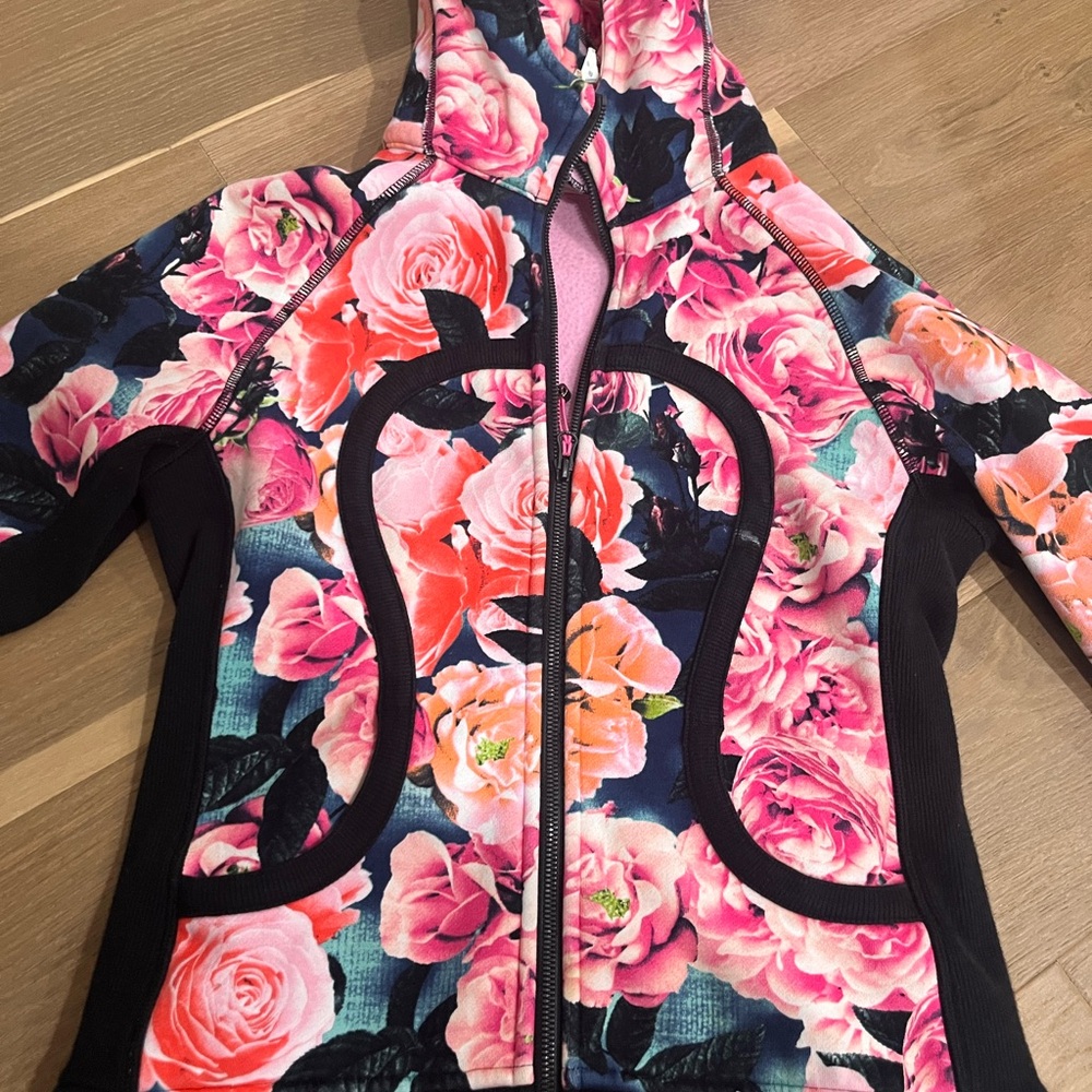 Rare lululemon Scuba hoodie size 8